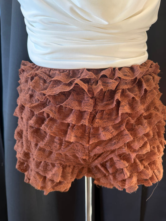Lace Ruffled Tier Shorts Brown (Plus)