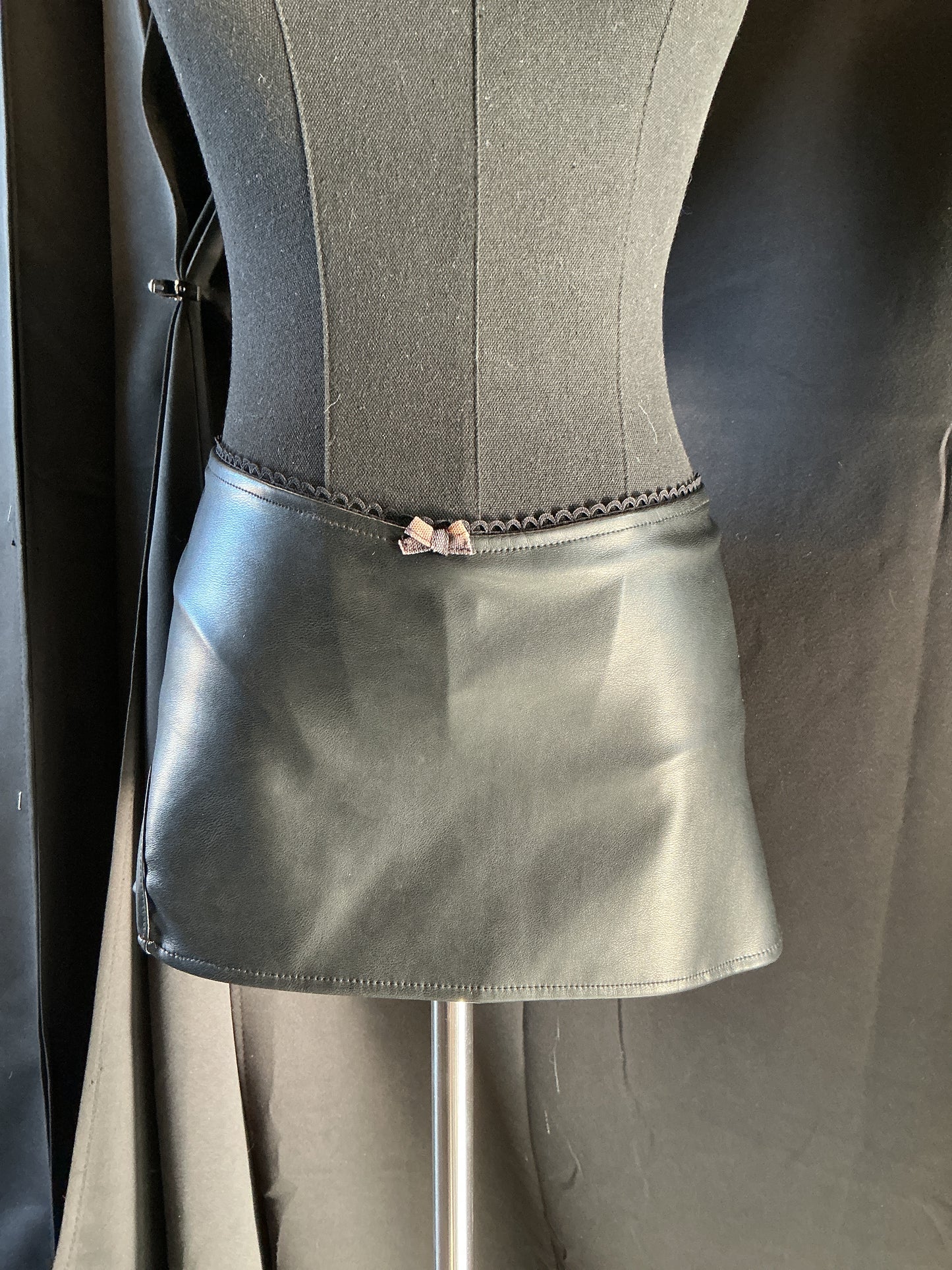 Leopard Bow Leather Skirt